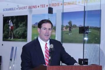 Arizona Governor Doug Ducey revealing the Golf Simulator at Campus Rec
